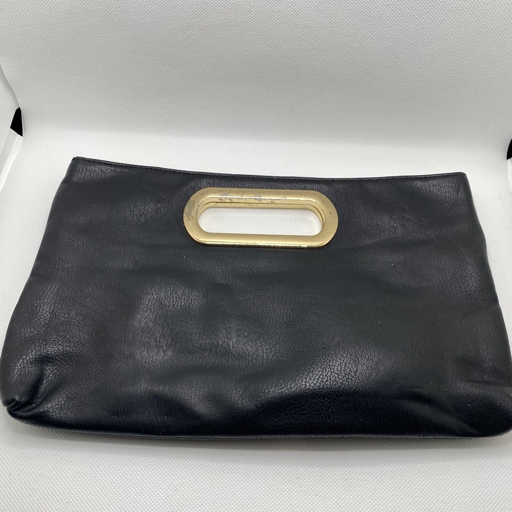 Black clutch